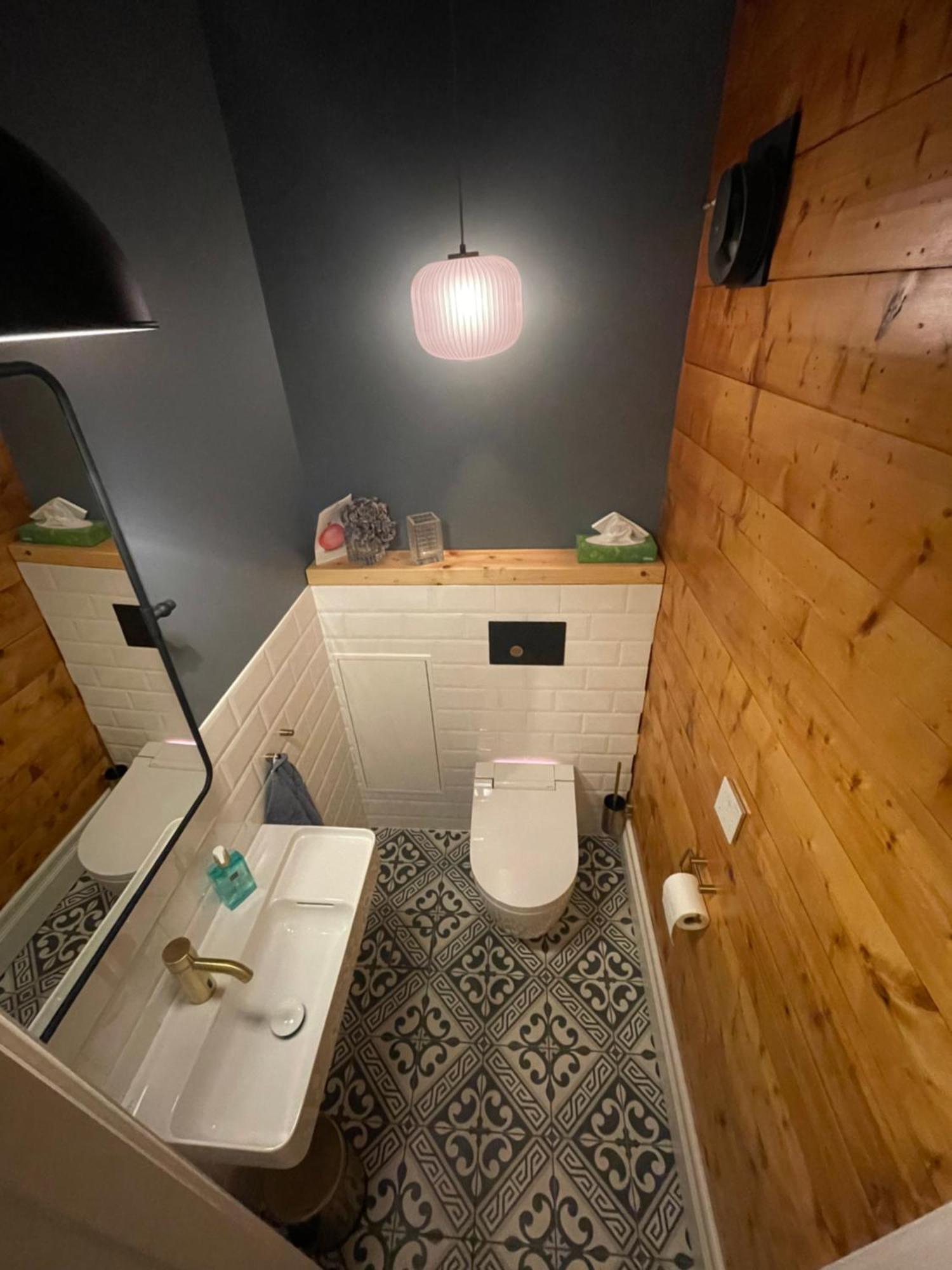Spacious - High Quality - With Host For Ons *